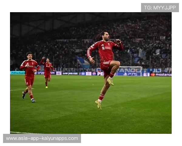 现实版追星成功!索博挑战儿时偶像C罗,索博列娃 现实版追星成功!索博挑战儿时偶像C罗,索博列娃