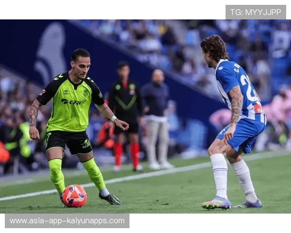 安东尼边路内切后兜射 安东尼边路内切后兜射